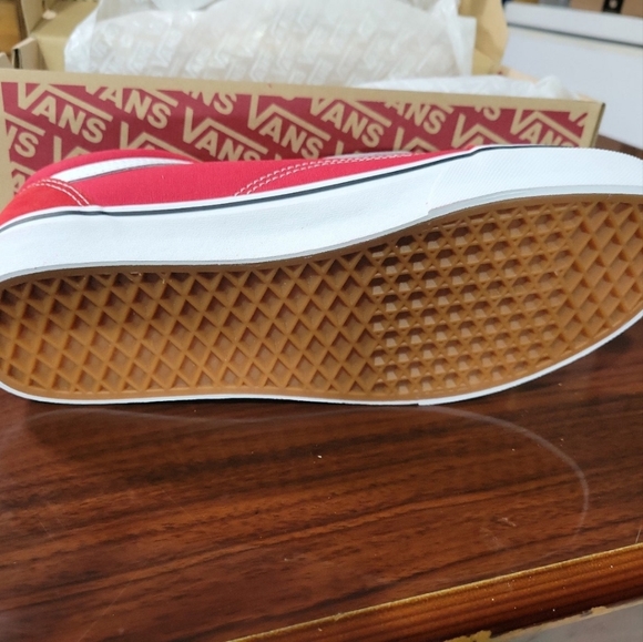 Vans - Picture 4 of 4